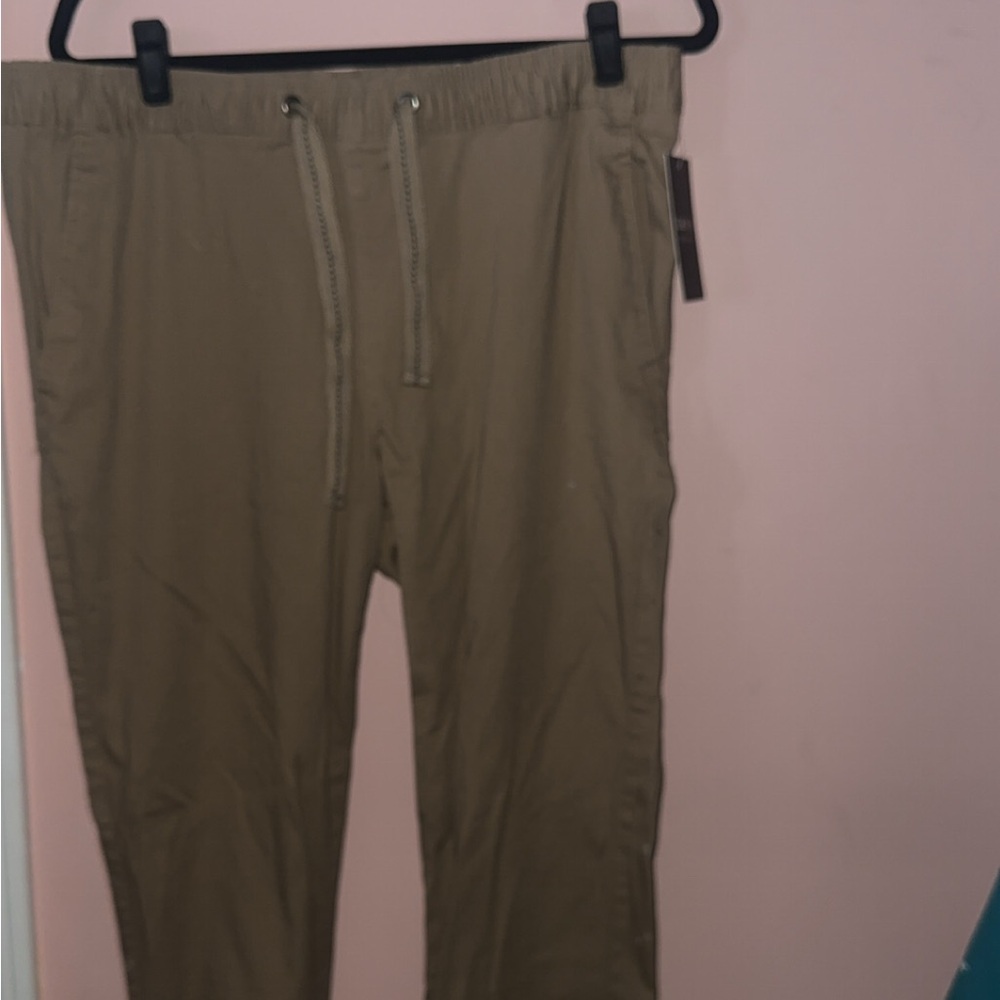 Men’s Galaxy Joggers NWT size Large Khaki color
